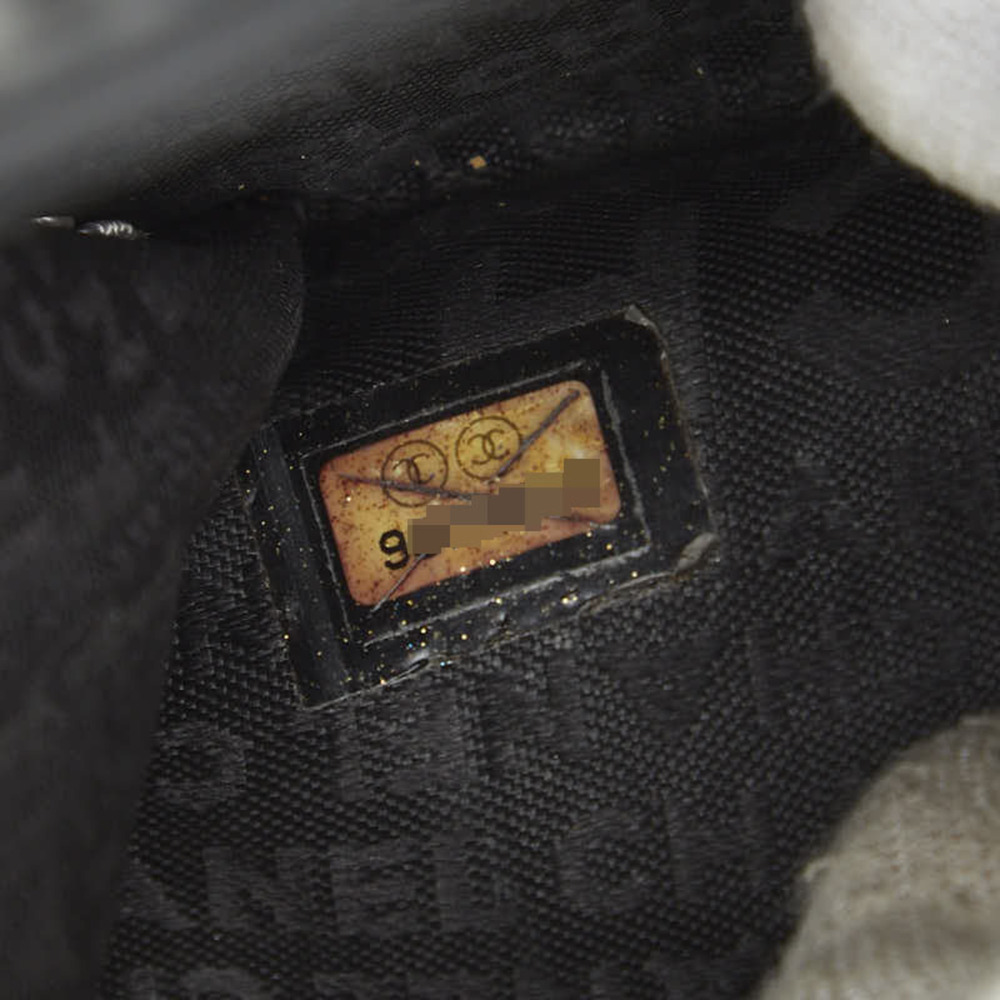 CHANEL Authentic Black Leather Wallet - Picture 9 of 10